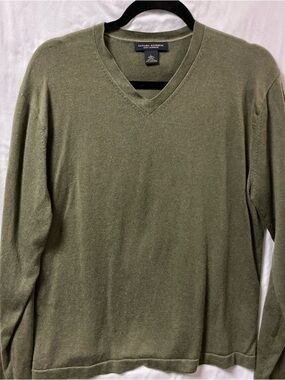 Banana Republic Men's Olive Green V-Neck Sweater